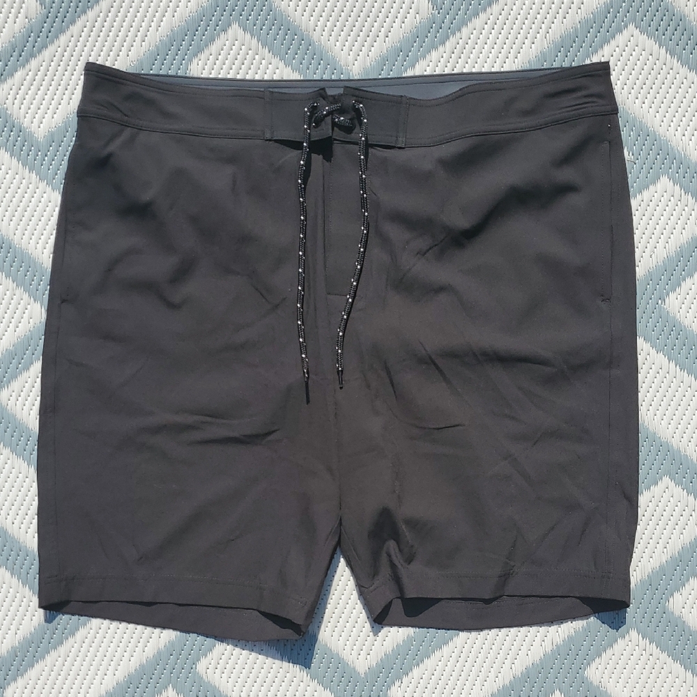 NWOT Amazon Essentials Black Board Shorts Quick-Dry Swimwear